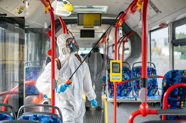 Vilnius keleivių saugumui aktyvina viešojo transporto dezinfekciją, keičiami tvarkaraščiai