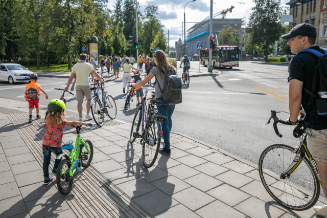 „Dviračių gatvės“: už lygias dviratininkų ir automobilių teises ramaus eismo keliuose