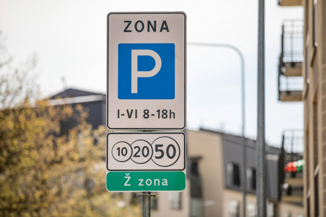 Vilniuje – mažiau rezervuotų parkavimo vietų