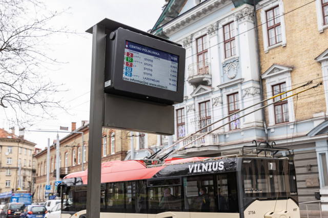Keleivių patogumui Vilniuje – dar daugiau švieslenčių viešojo transporto stebėjimui realiu laiku