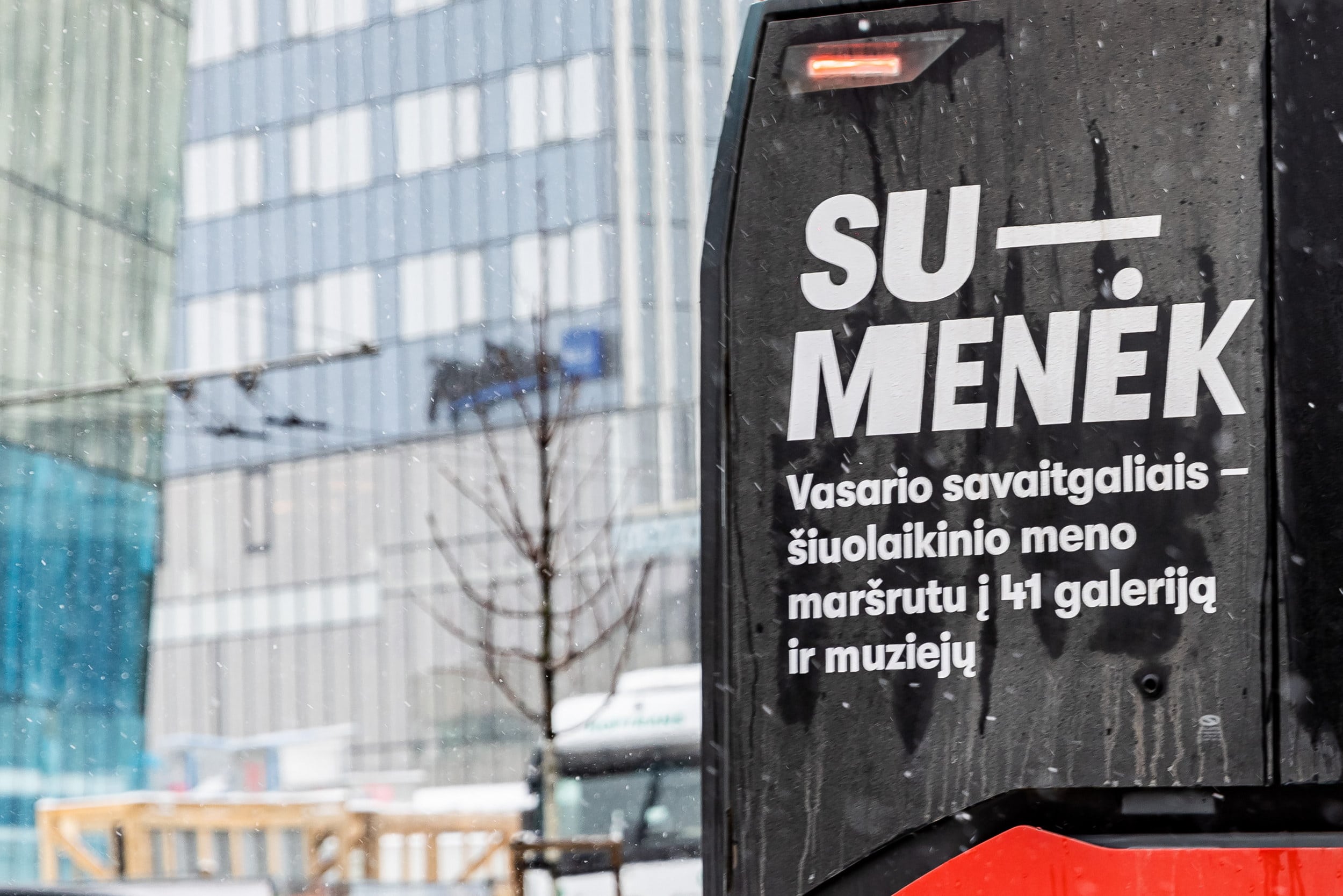 <strong>Vilnius ir vėl taria „SU-MENĖK“ – vasarį kviečia plėsti akiratį šiuolaikiniu menu</strong>