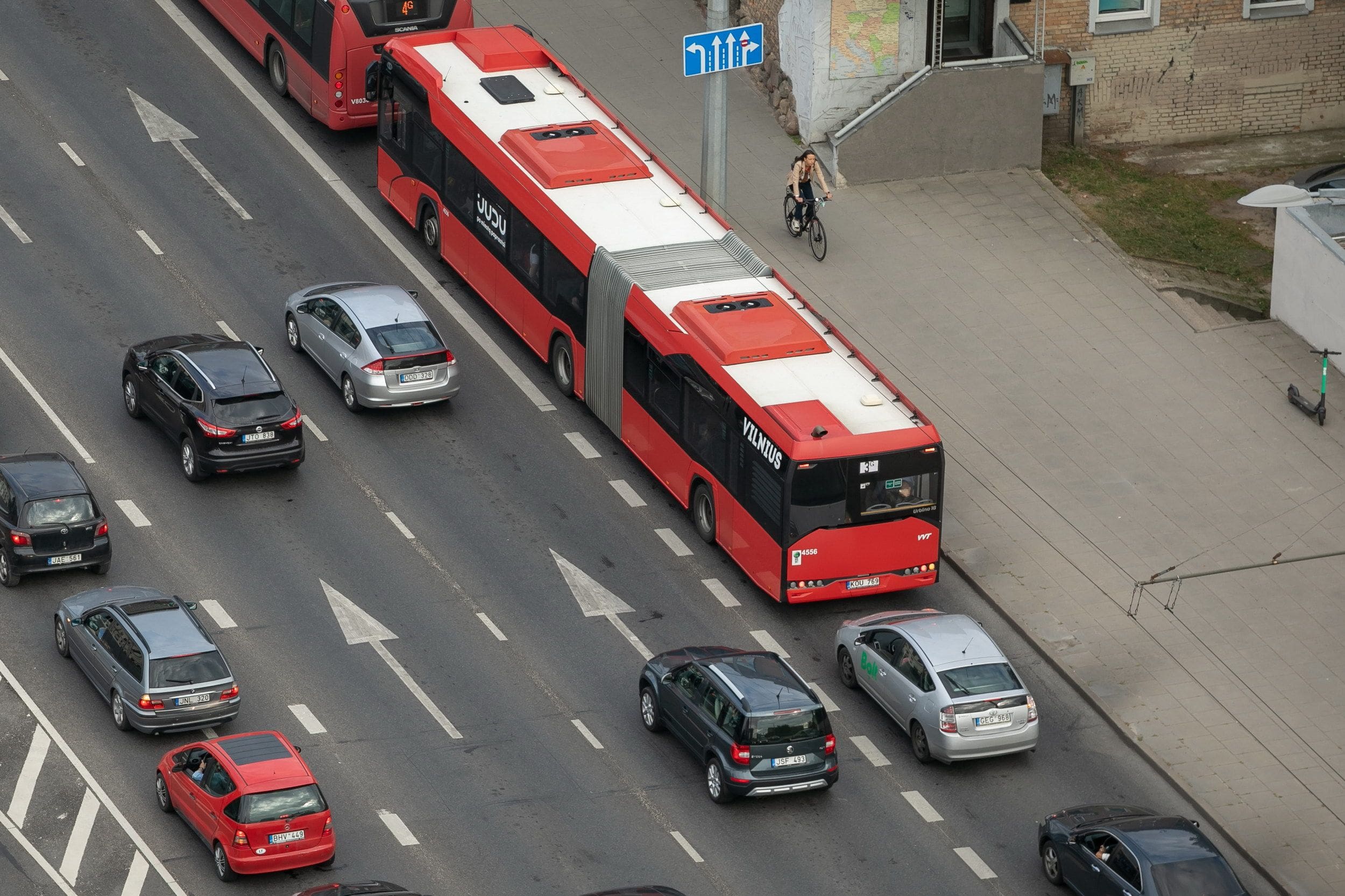 <strong>Nuo balandžio 1 d. nauji viešojo transporto tvarkaraščiai: autobusai kursuos dažniau 🚀</strong>