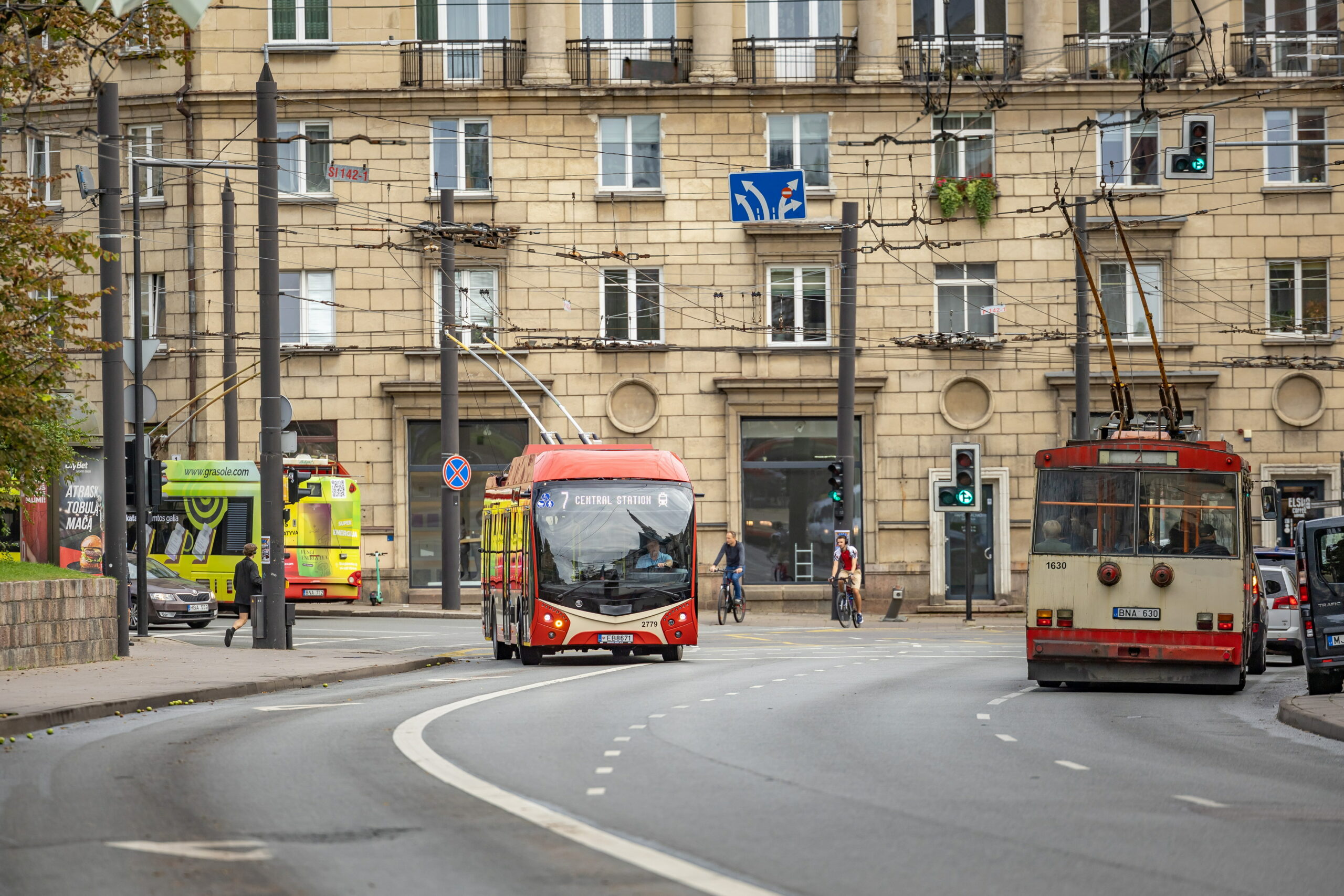 Nuo šeštadienio keisis daugelio autobusų ir troleibusų maršrutų tvarkaraščiai