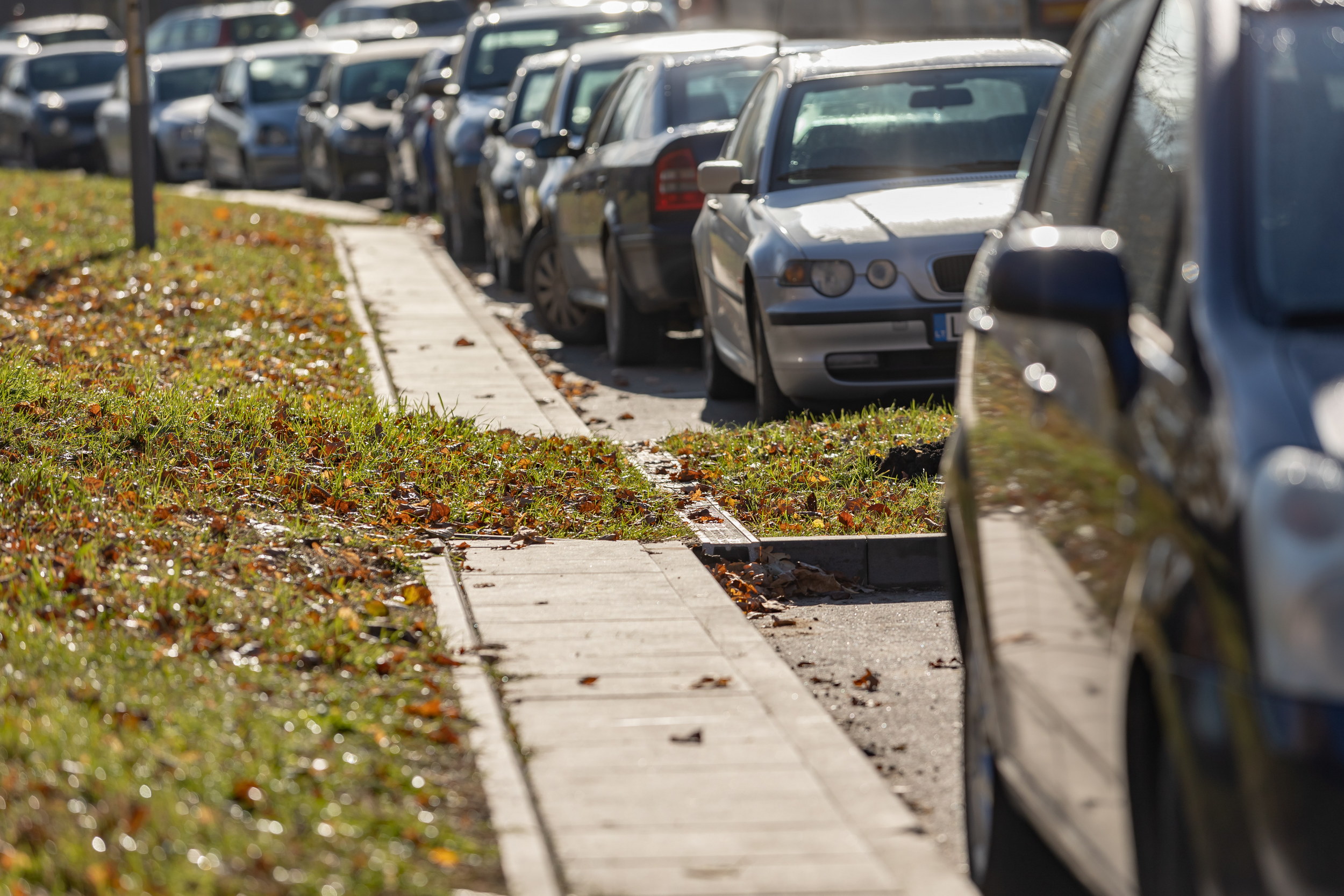 Kaune už automobilio stovėjimą nebebus galima atsiskaityti m.Parking programėle