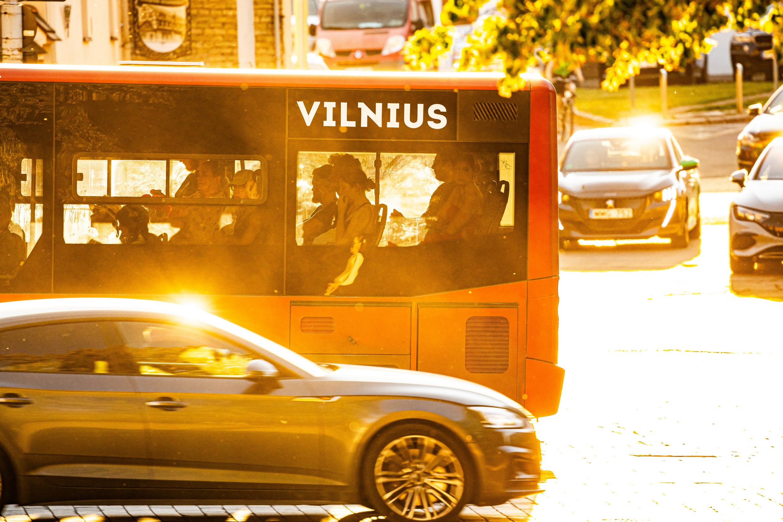 Sostinės viešasis transportas karštomis dienomis: iššūkių pasitaiko vis rečiau