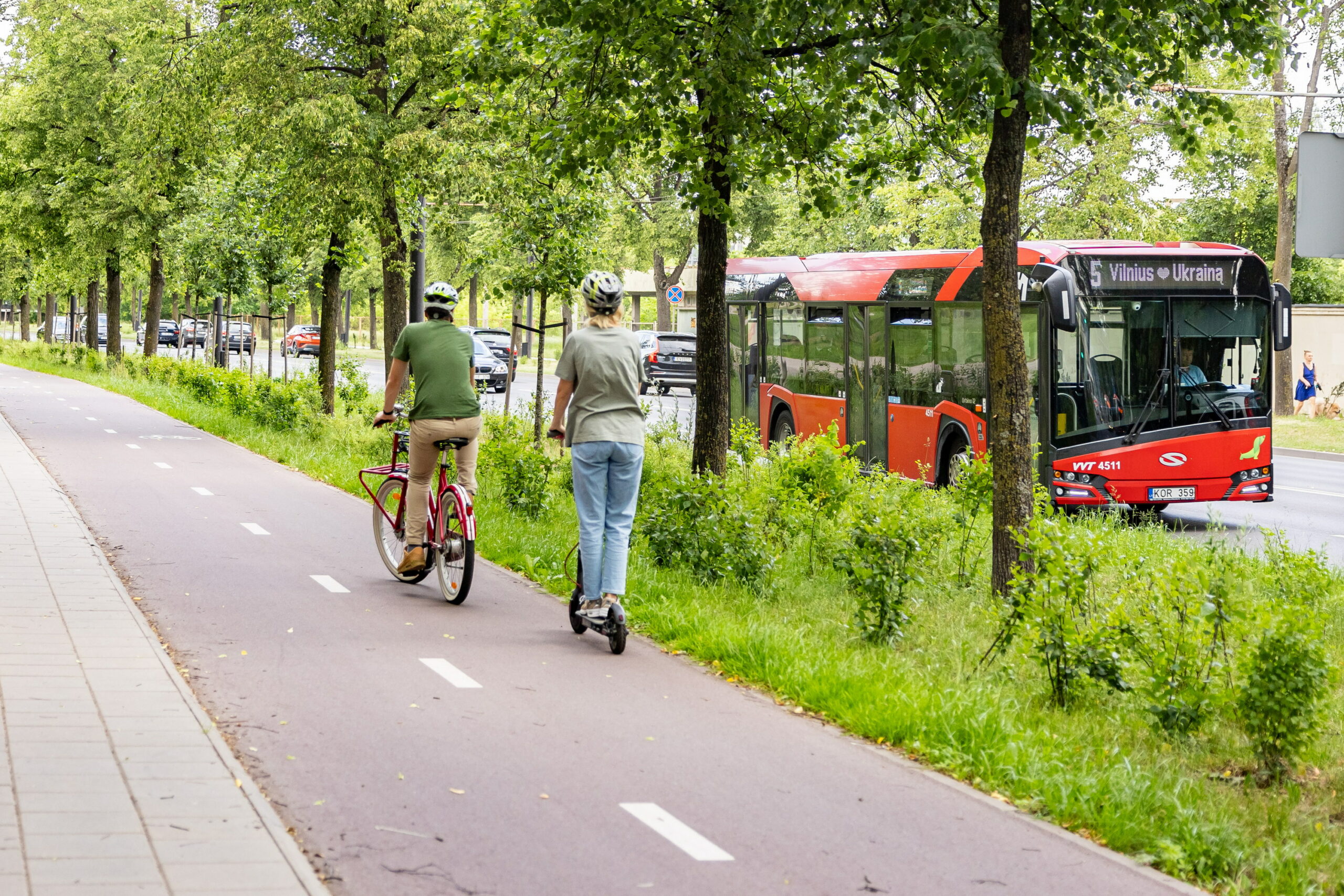 Vilniuje bus stebima ar dviračiais ir elektrinėmis mikrojudumo priemonėmis važiuojantys asmenys laikosi Kelių eismo taisyklių