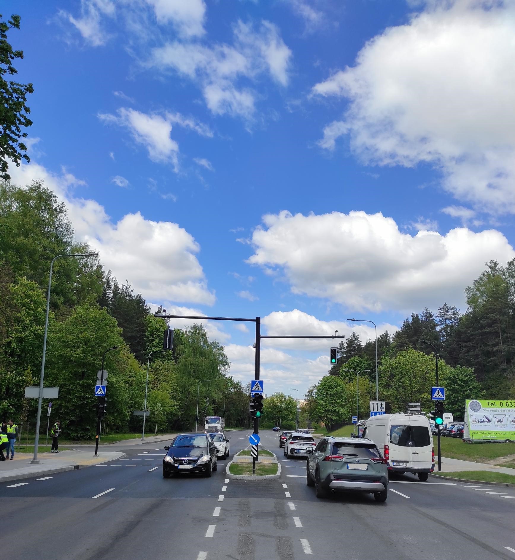 Olandų gatvėje, ties Krivių gatve galėsite kelią kirsti saugiau  – pėsčiųjų perėja bus reguliajama šviesoforu