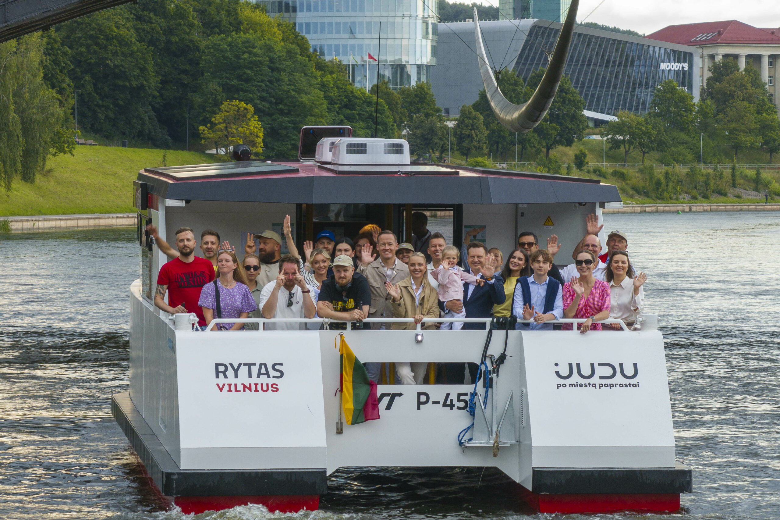 Vilniaus keleivinį laivą išbandė ir žinomi žmonės