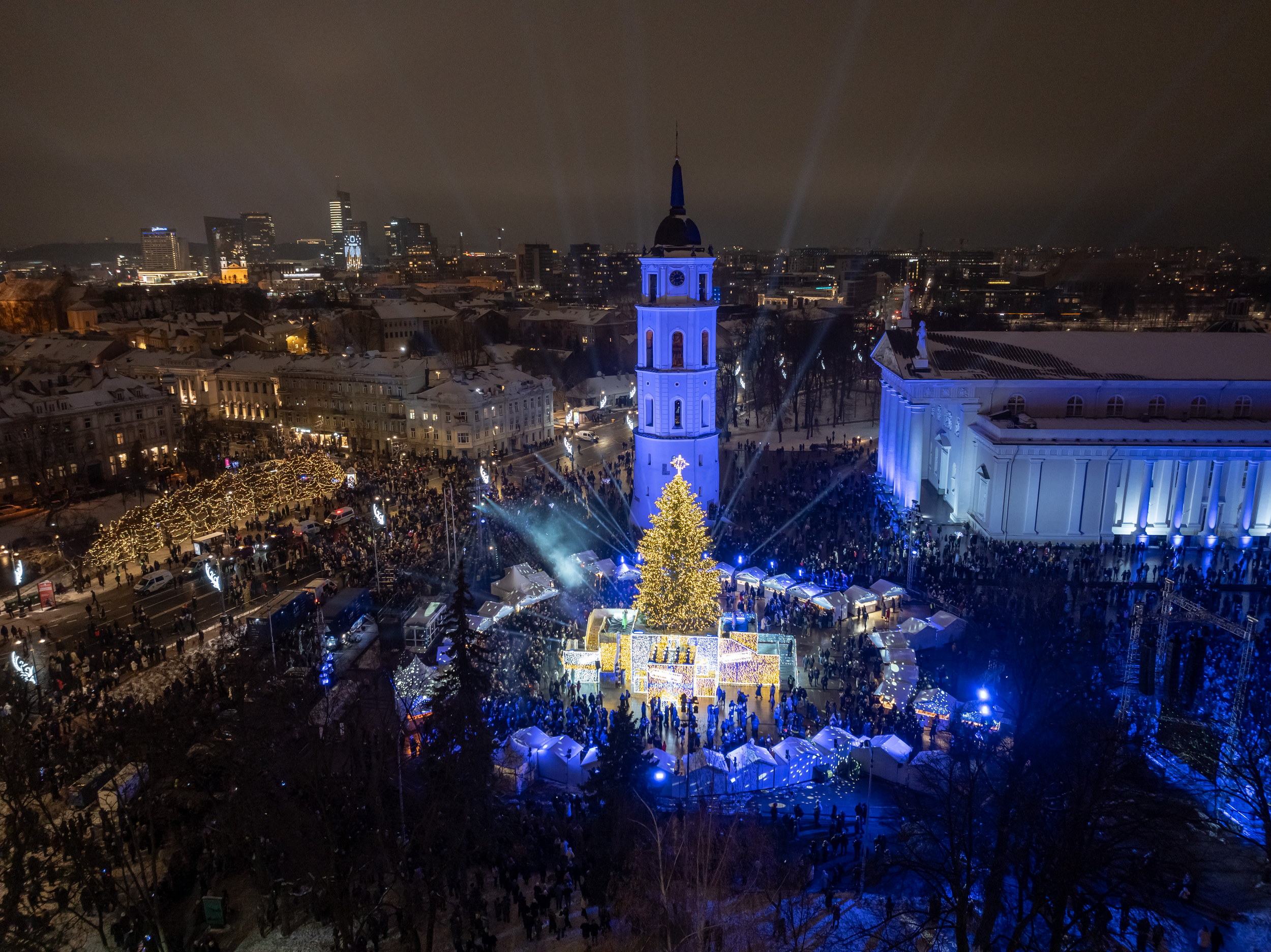 Vilnius skelbia šventinio sezono pradžią: prie Arkikatedros ir Rotušės bus ribojamas eismas