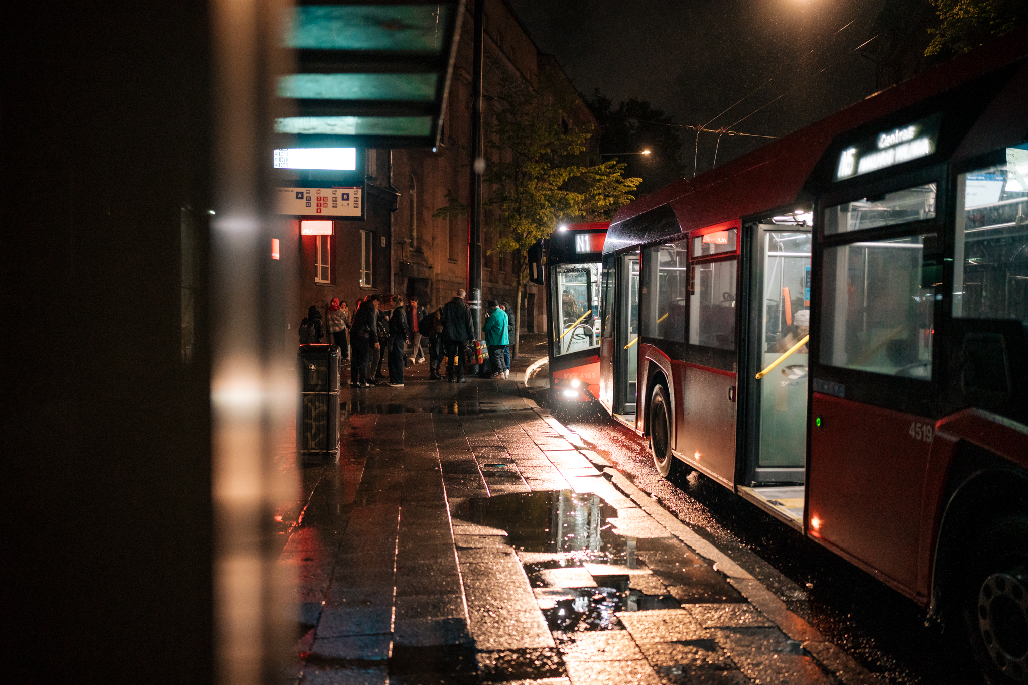 Naktinių sostinės autobusų populiarumas pranoko lūkesčius: namus patogiai pasiekė dešimtys tūkstančių gyventojų