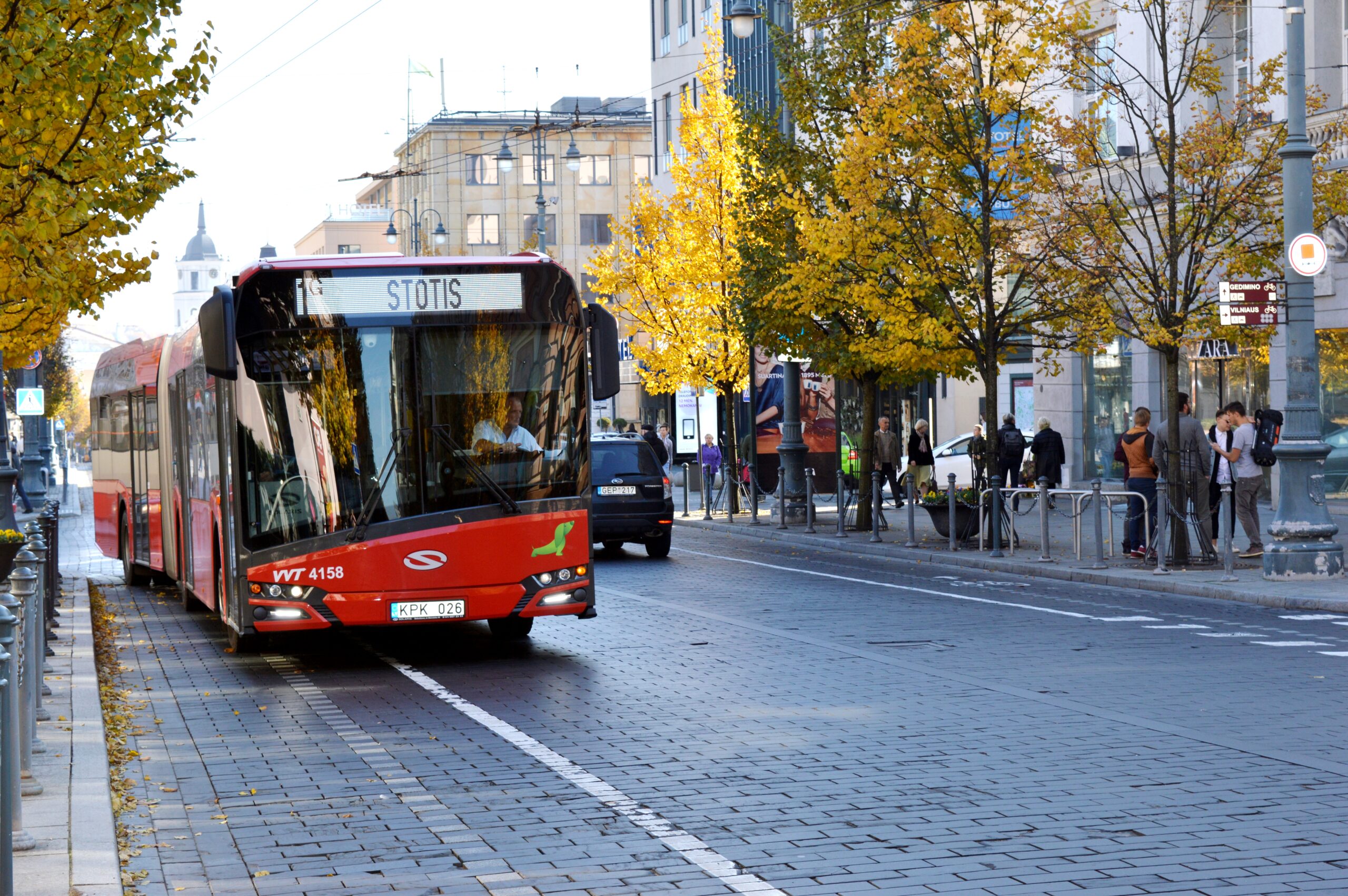 Suderinti traukinių ir viešojo transporto tvarkaraščiai sostinėje keturis kartus padidino keleivių skaičių