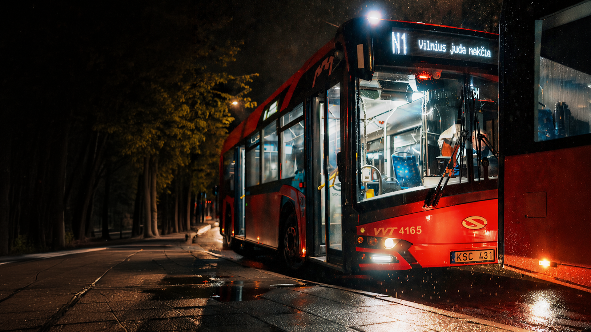 Artėjant renginių sezonui, primename apie galimybę po Vilnių keliauti naktiniais autobusais: kursuos ir šventinėmis naktimis