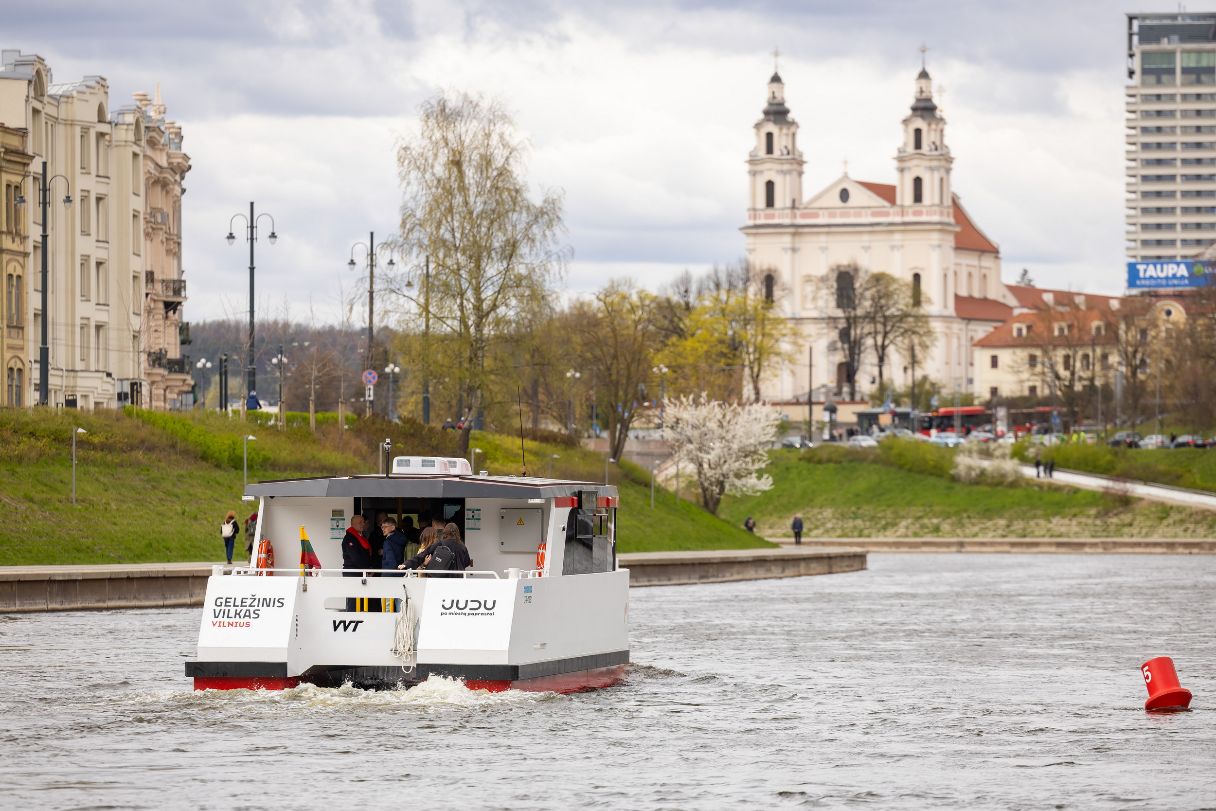Penktadienį Vilniuje startuoja laivybos sezonas: pirma diena keleiviams – nemokama