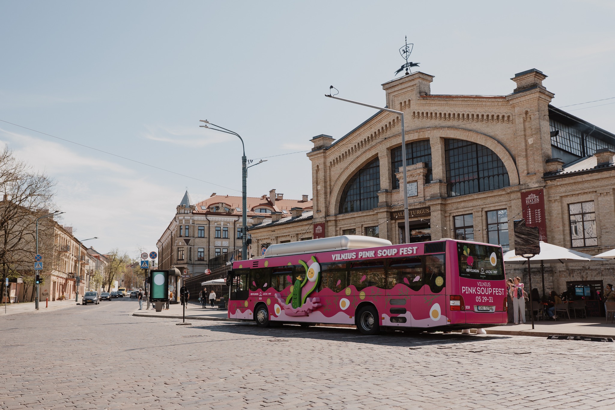 Per šaltibarščių festivalį Vilniuje kursuos specialus nemokamas autobusas – atvykstančius laivais pasitiks spalvinga instaliacija 