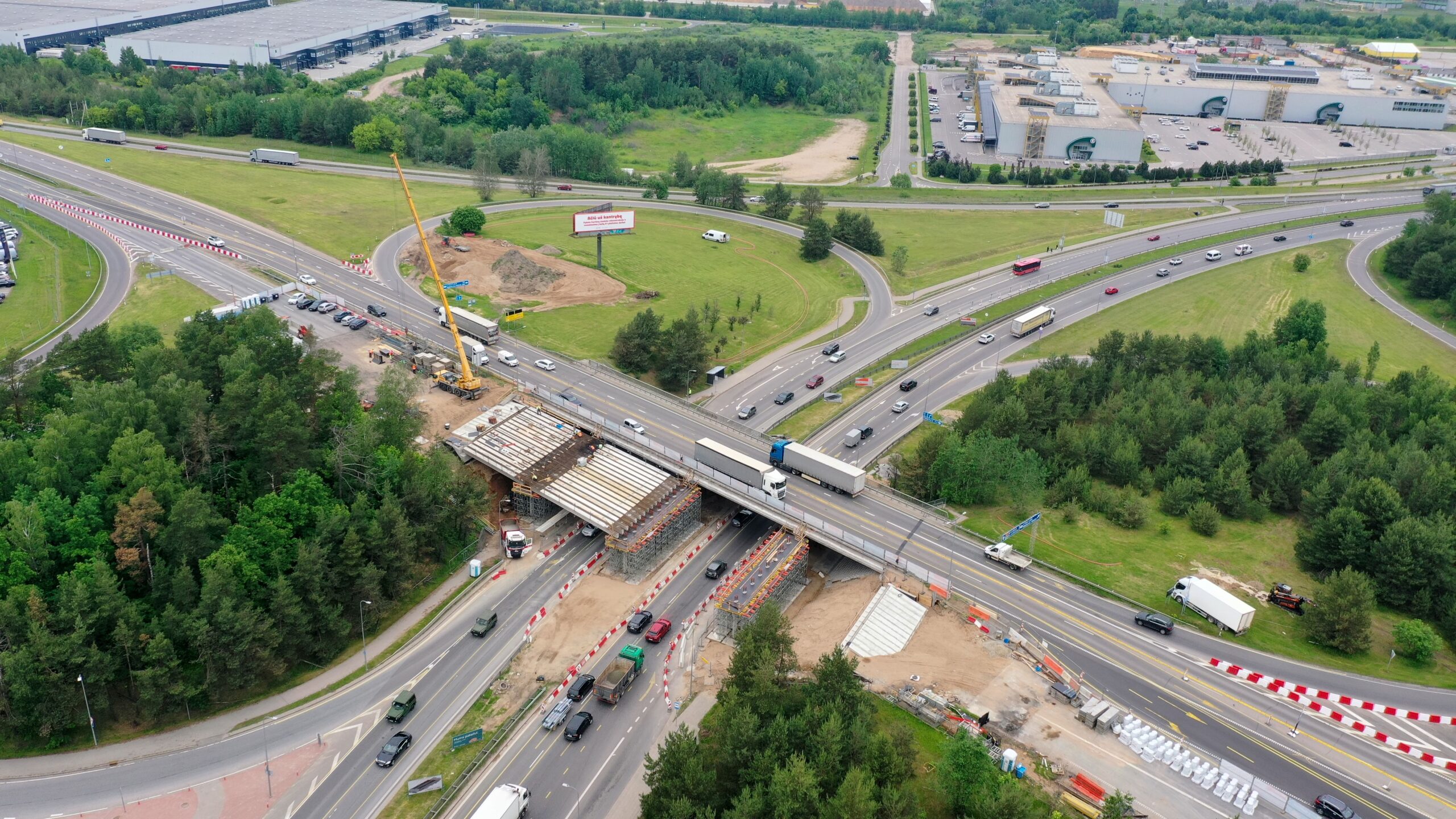 Dėl Gariūnų viaduko statybų ketvirtadienį bus ribojamas eismas