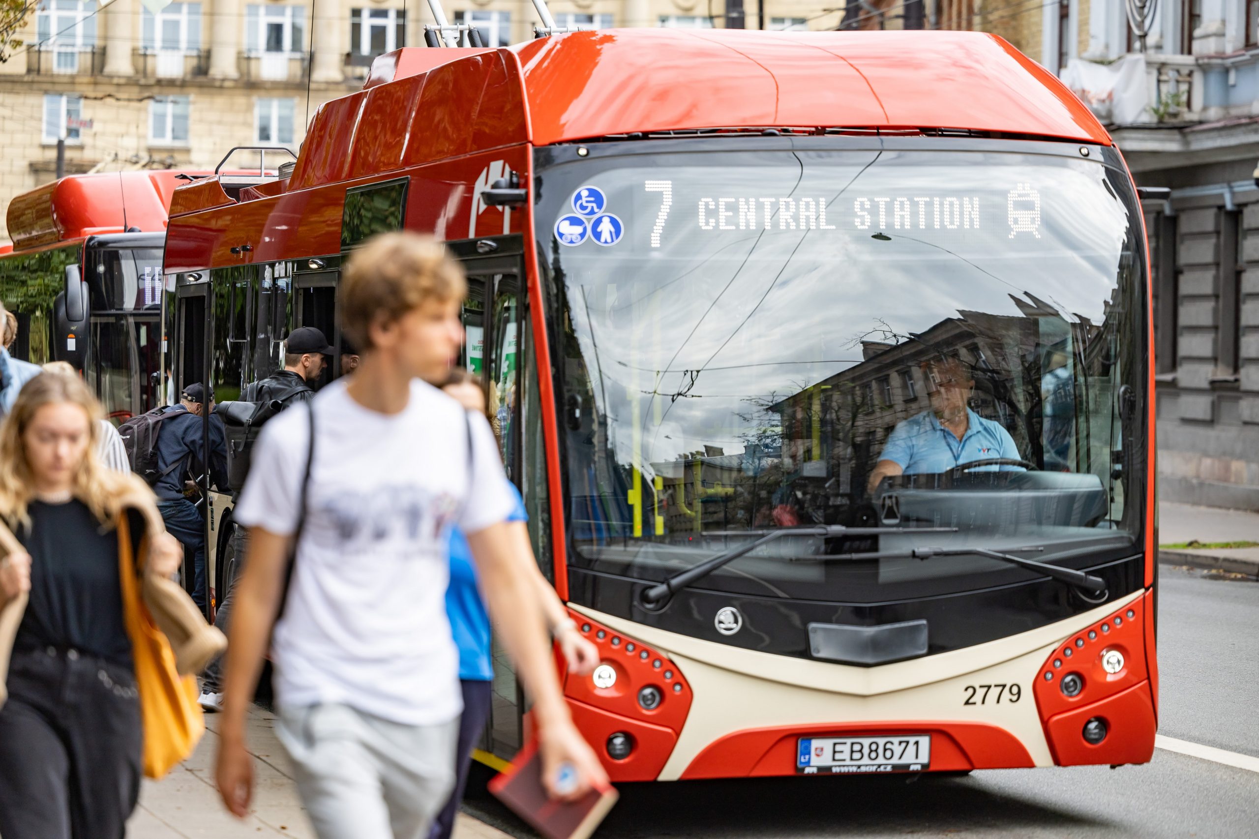 Nuo rugsėjo Vilnius stiprina viešąjį transportą: palyginti su pernai, į gatves išriedės daugiau autobusų ir troleibusų