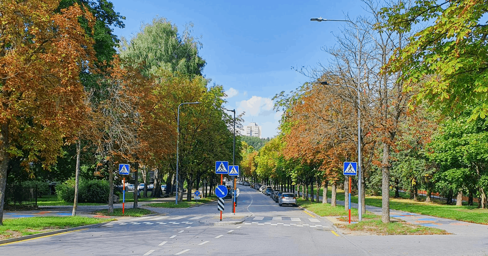 Prie Vilniaus mokyklų – naujas ženklinimas, kviečiantis vairuotojus būti atidesnius