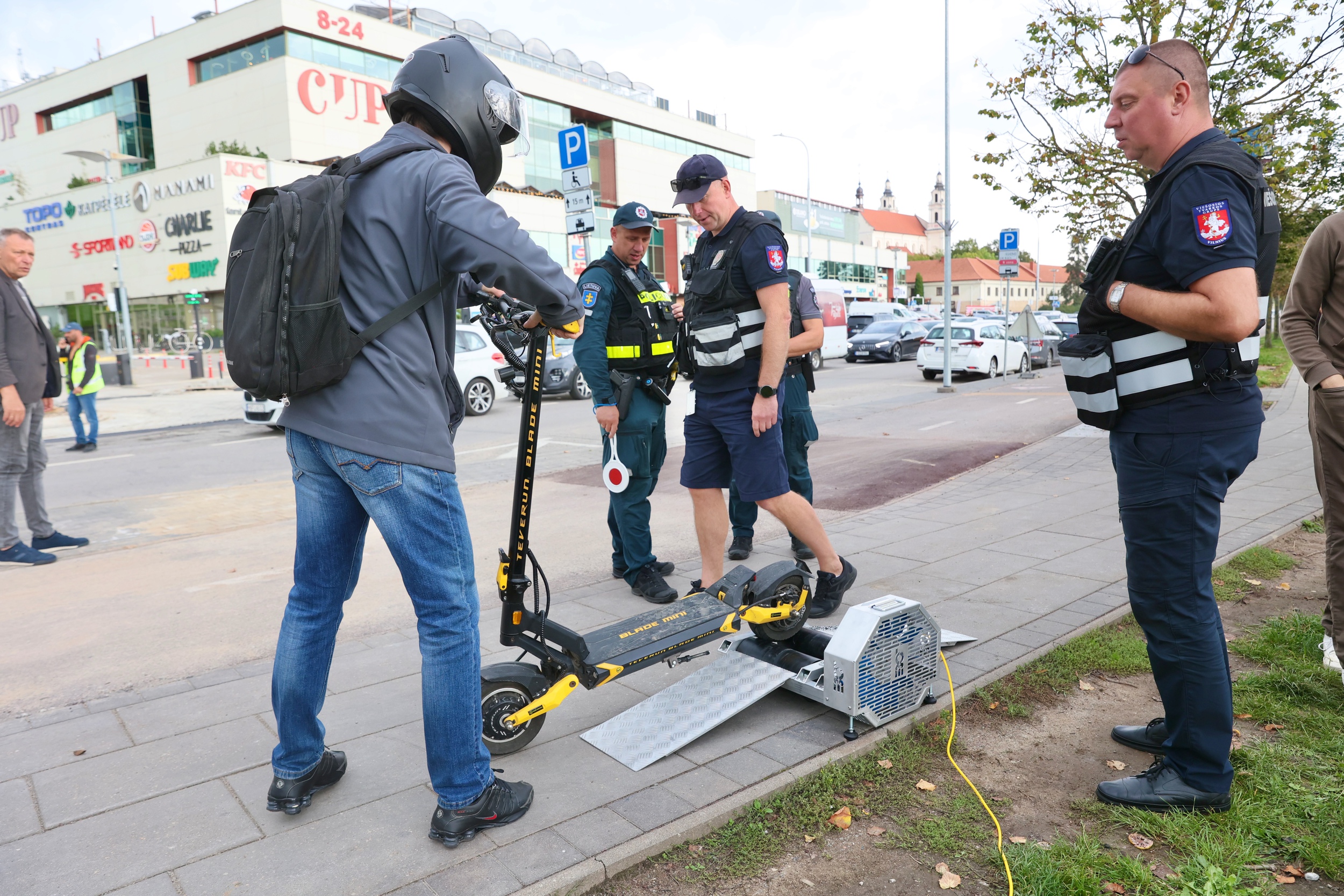 Vilniuje – reidas saugesniam judėjimui dviračiais ir paspirtukais